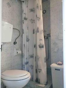 A bathroom at Σπίτι με απεριόριστη θέα