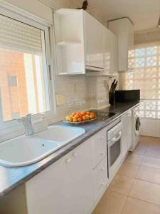 Kuchnia lub aneks kuchenny w obiekcie Apartamento a 2 min de playa