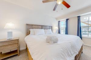 Katil atau katil-katil dalam bilik di Rehoboth Beach House --- 20494 Coastal Highway Unit #6 +16 gambar