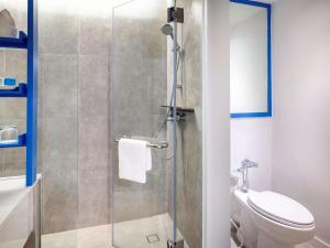 Novotel Rayong Rim Pae Resort的一间浴室