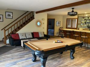 Afbeelding uit fotogalerij van Big House On The Hill in East Stroudsburg +62 foto's