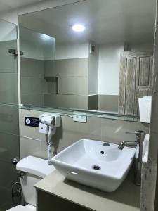 Koupelna v ubytování Hotel Hernández CTG