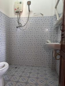Ett badrum på BKC Villa 2
