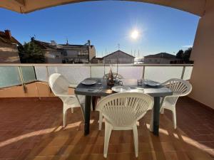 Balkón alebo terasa v ubytovaní T2 avec terrasse et parking, proche plage, 4 pers - FR-1-701-44