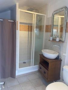 Et badeværelse på Belle maison de charme La p’tite parenthèse