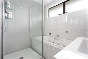 Afbeelding uit fotogalerij van Treasure on Tawai - Ohope Holiday Home in Ohope Beach +16 foto's