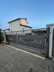 Budova, v ktorej sa vila nachádza
