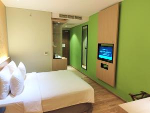 Μια τηλεόραση ή/και κέντρο ψυχαγωγίας στο AONE Hotel