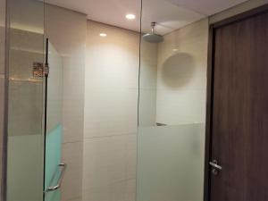 Ένα μπάνιο στο AONE Hotel