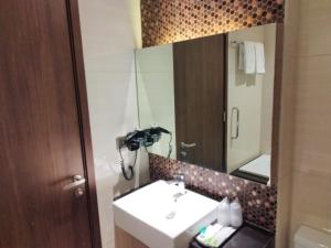 Ένα μπάνιο στο AONE Hotel