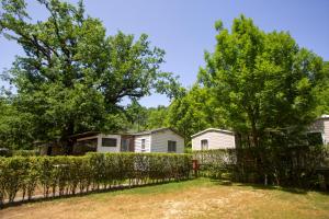 Ogród w obiekcie CAMPING ETXARRI