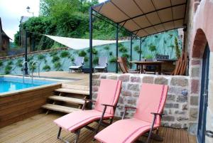 Bazén v ubytovaní Villa spacieuse à Noailhac avec piscine privée alebo v jeho blízkosti + 13 fotografií
