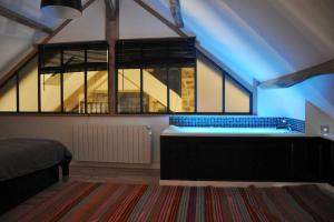 Fotografia z galérie ubytovania Villa spacieuse à Noailhac avec piscine privée v destinácii Noailhac