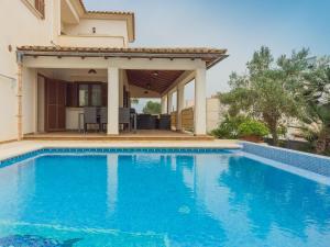 The swimming pool at or close to Villa Vidal