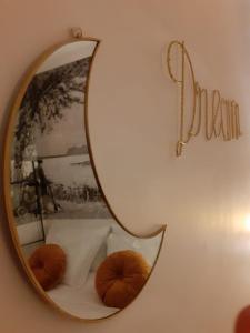 ビーゴにあるSuite Príncipeの鏡