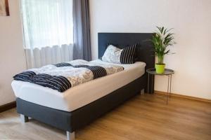 Ένα ή περισσότερα κρεβάτια σε δωμάτιο στο Hotel zur Klause +1 φωτογραφίες