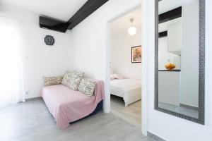 Posteľ alebo postele v izbe v ubytovaní Brand new apartments Viktorija just 250m from the beach!