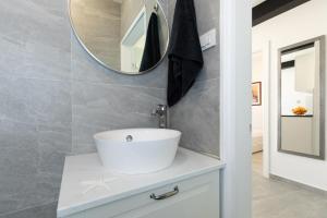 Kúpeľňa v ubytovaní Brand new apartments Viktorija just 250m from the beach!
