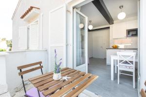 Kuchyňa alebo kuchynka v ubytovaní Brand new apartments Viktorija just 250m from the beach!