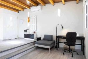A seating area at Sunnyland atico las teresitas 4