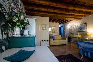 A bed or beds in a room at Mazzini Suite