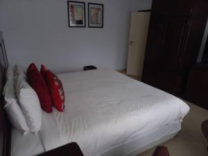 Gallery image of Crescent Lodge in Livingstone