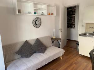 Kuchyňa alebo kuchynka v ubytovaní cozy flat at Rhodes centre