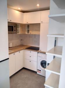 מטבח או מטבחון ב-Résidence Graziella Appartement 222