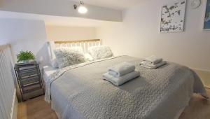 Posteľ alebo postele v izbe v ubytovaní Holiday Home Aparthotel 009 z balkonem przy plaży