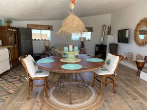Posezení v ubytování Las Moonas en Calblanque + 27 fotografií