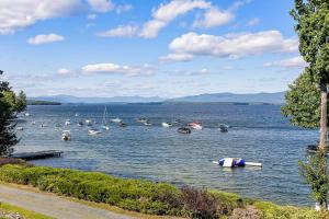 Gallery image of Samoset Condo on Lake Winnipesaukee in Gilford