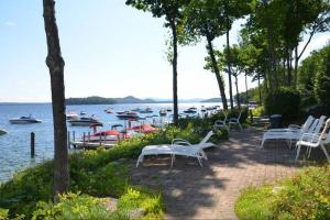Gallery image of Samoset Condo on Lake Winnipesaukee in Gilford +27 photos