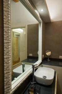 A bathroom at Dimora San Vitale - in the heart of Verona