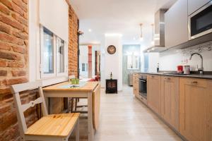 Kuchyň nebo kuchyňský kout v ubytování For You Rentals COZY APARTMENT TEMPORAL IN BARRIO SALAMANCA JOG48