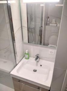Kúpeľňa v ubytovaní Résidence Graziella Studio 508