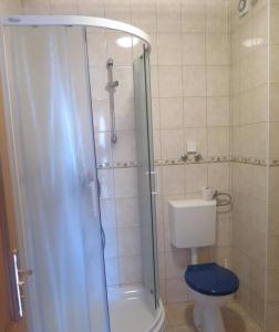 Kúpeľňa v ubytovaní Studio apartment in Porec with balcony, air conditioning, WiFi 4676-6