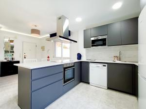Küche/Küchenzeile in der Unterkunft La Manga Norte Villa - 6509