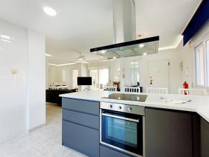Kjøkken eller kjøkkenkrok på Veneziola Villa - 6509