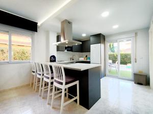 Küche/Küchenzeile in der Unterkunft La Manga Norte Villa - 6509