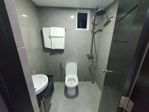 Koupelna v ubytování Tour Inn + 37 fotografií