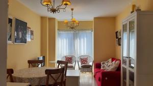 Posezení v ubytování Apartamento con vistas, ascensor y parking en Portosín