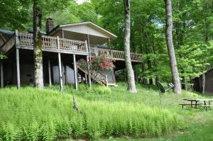 Zahrada ubytování 4,700 ft elevation Wolf Laurel Resort-Sunsetdreams