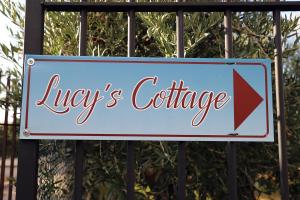 Certifikát, hodnocení, plakát nebo jiný dokument vystavený v ubytování Lucy's cottage