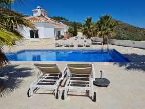 Bazén v ubytovaní B&B Casa Pura Vista alebo v jeho blízkosti