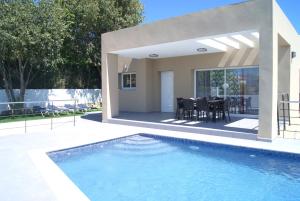 Villa con piscina y casa en Pomera I - BTB en Beniarbeig