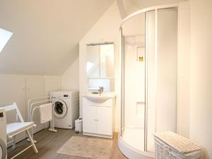 Zdjęcie z galerii obiektu Quiet apartment in Bayeux 9km from beach w mieście Bayeux