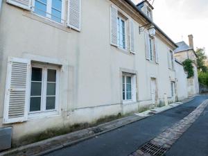 Zdjęcie z galerii obiektu Quiet apartment in Bayeux 9km from beach w mieście Bayeux
