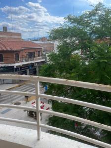 uma vista a partir da varanda de um edifício em New Apartment Talampaya em La Rioja