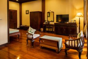 Televisyen dan/atau pusat hiburan di Sada Hotel