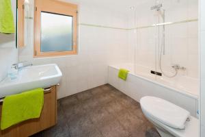 Bathroom sa AZapartments Clarino